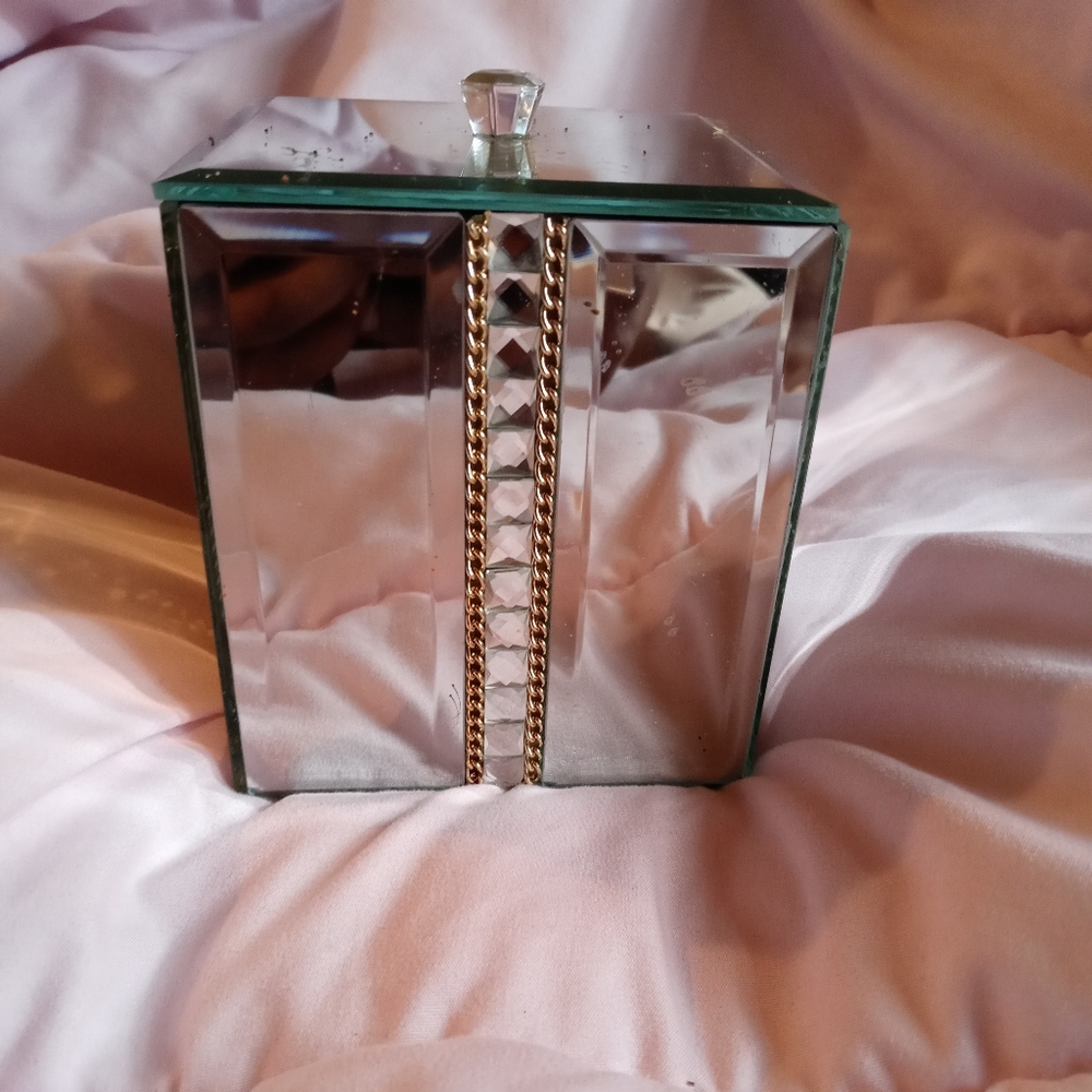 Jewelry box - Picture 3 of 3